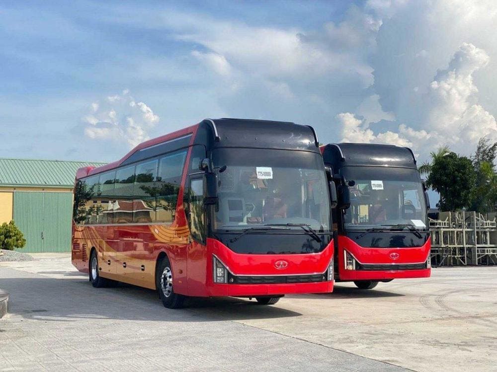 Travelers should book their tickets early to secure a good seat